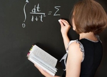 В российских школах могут ввести форму для учителей